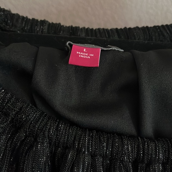 Black / gold details off shoulder top - Picture 2 of 4